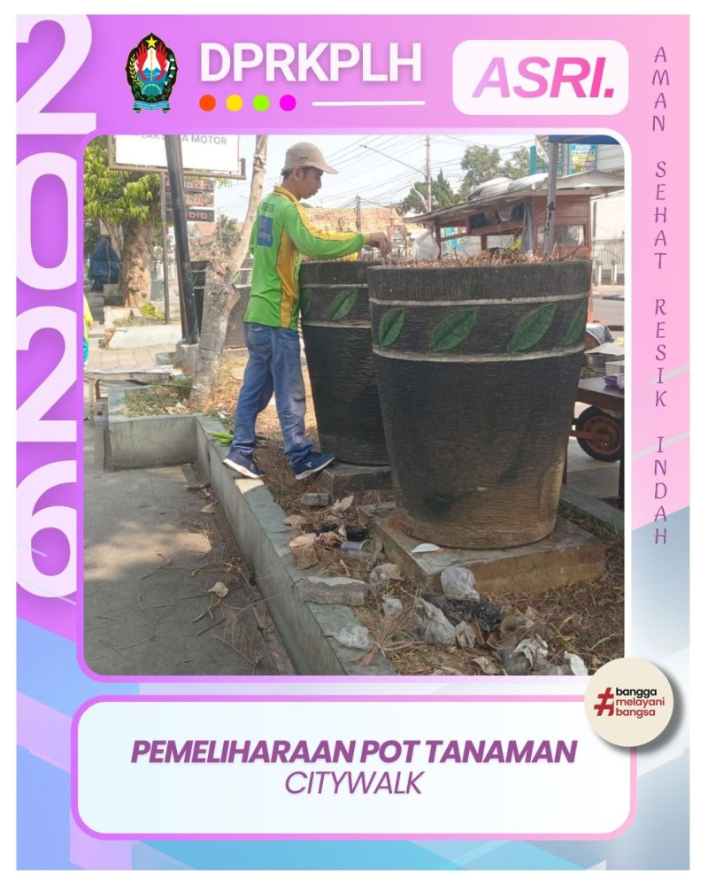 Jaga Kerapian Kawasan Publik, Tim RTH DPRKPLH Rawat Pot Tanaman Jl. Jend. Sudirman
